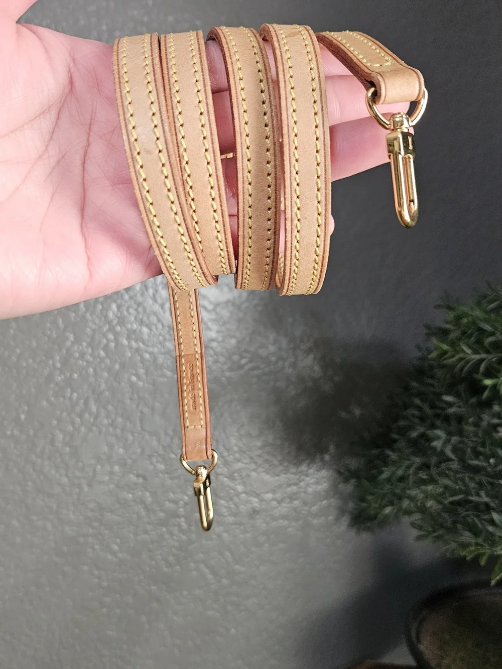 Authentic Louis Vuitton Vacheta Leather Crossbody Strap Very Good Condition 48" - Picture 3 of 10